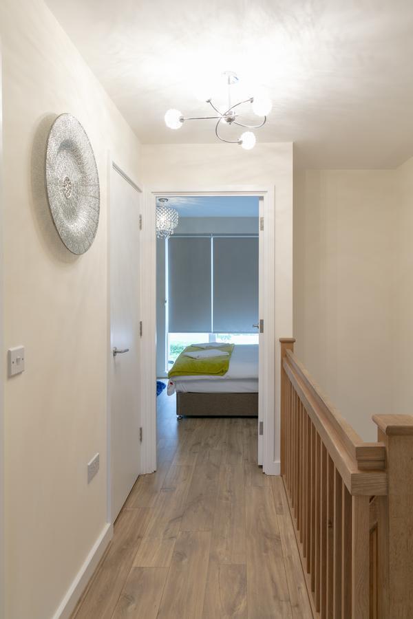 Modern & Exquisite Trumpington Townhouse With Parking & 5 Mins To Papworth Hospital CBG Екстериор снимка