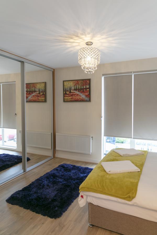 Modern & Exquisite Trumpington Townhouse With Parking & 5 Mins To Papworth Hospital CBG Екстериор снимка