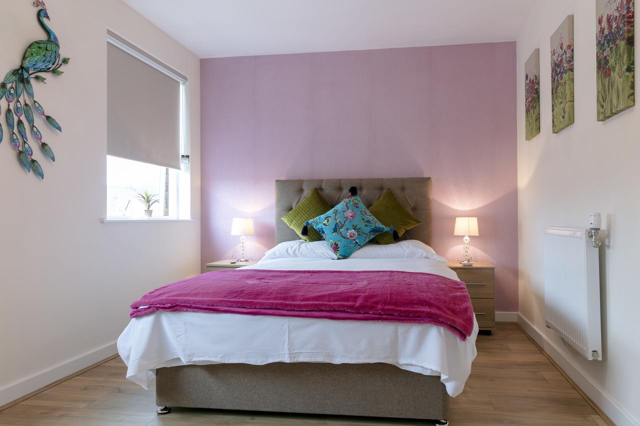 Modern & Exquisite Trumpington Townhouse With Parking & 5 Mins To Papworth Hospital CBG Екстериор снимка