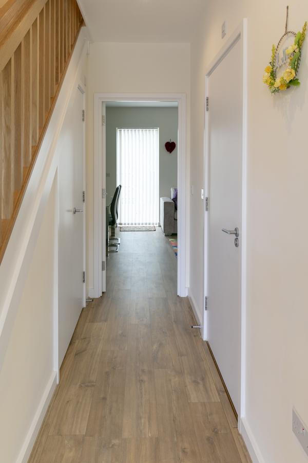 Modern & Exquisite Trumpington Townhouse With Parking & 5 Mins To Papworth Hospital CBG Екстериор снимка